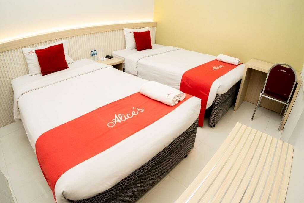 Desk, free WiFi, bed sheets