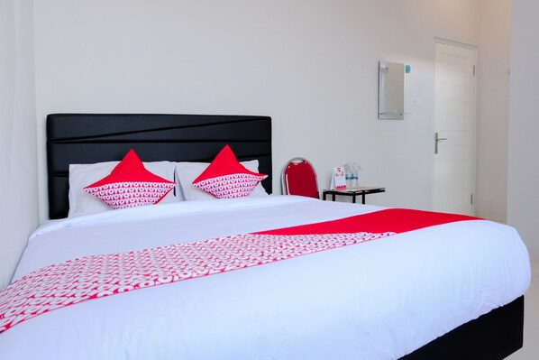 Standard Double Room | Desk, free WiFi, bed sheets