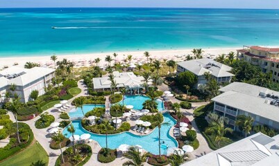 3rd Floor Penthouse 305  at The Plaza. Beachfront Resort. No car needed. Pool