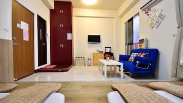 Family Quadruple Room (Japanese Style) | Desk, blackout drapes, free WiFi, bed sheets