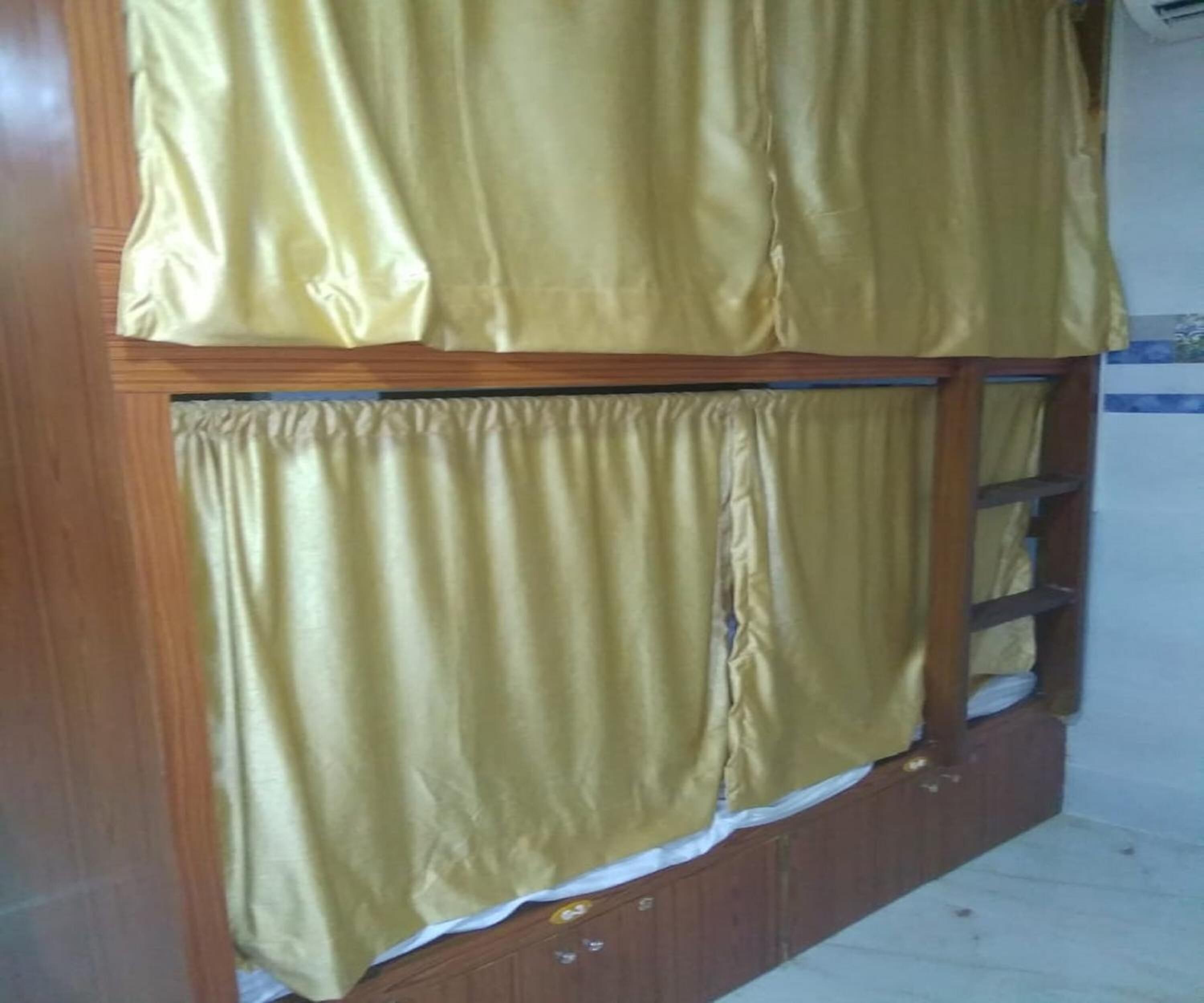 客房內保險箱、隔音、免費無線上網