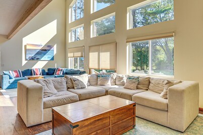 Huge Whitehall Home Steps from Duck Lake