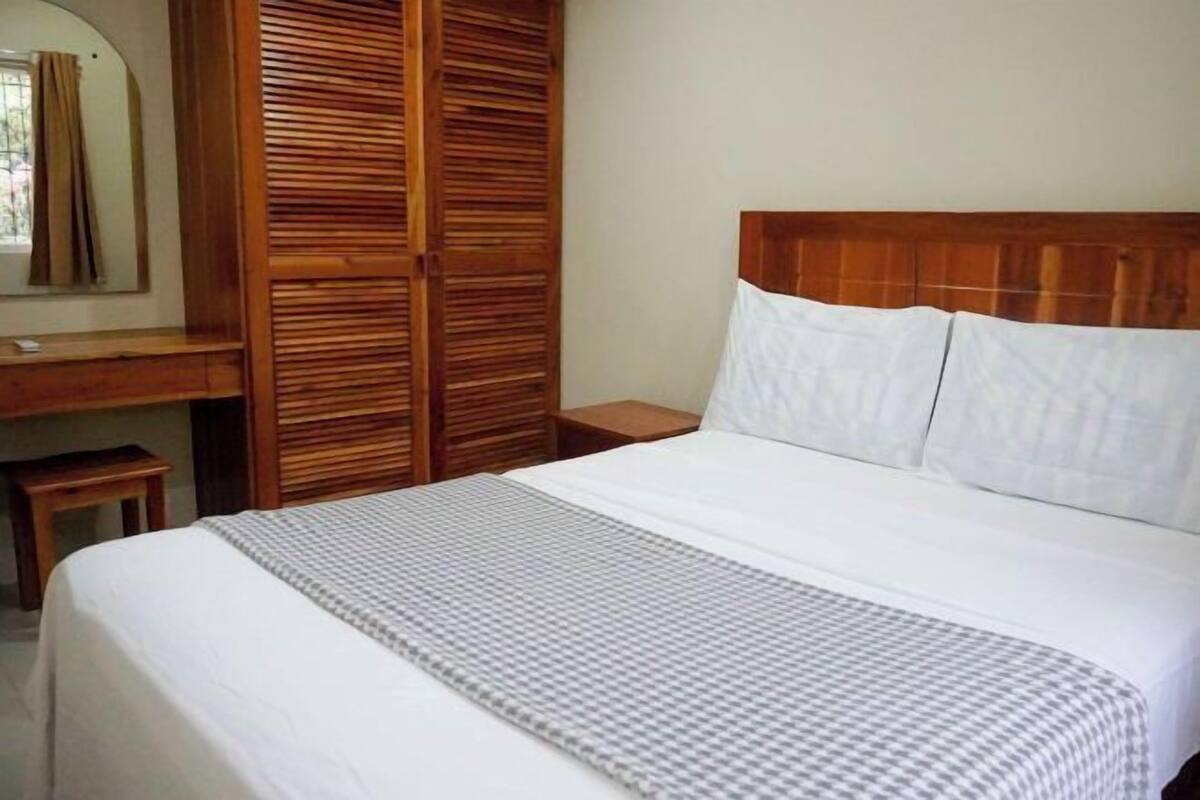 Minibar, caja fuerte, escritorio y wifi gratis
