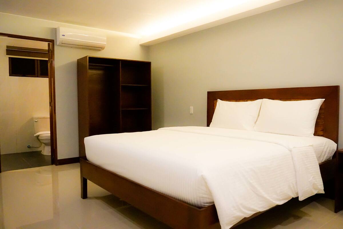 Habitación Deluxe | Minibar, caja fuerte, escritorio y wifi gratis