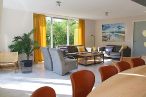 Télévision à écran plat