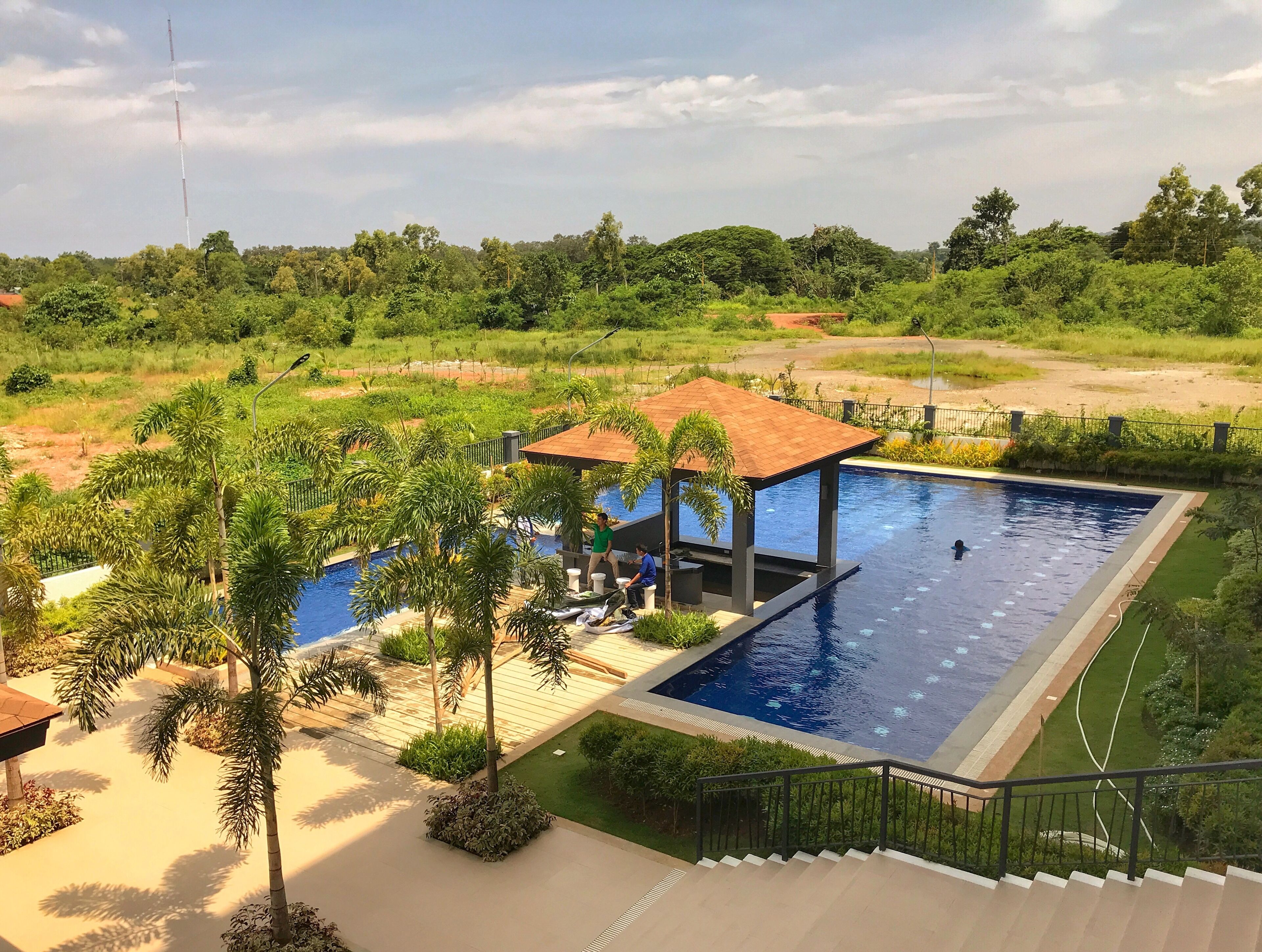 Deluxe Pool View | Bed sheets