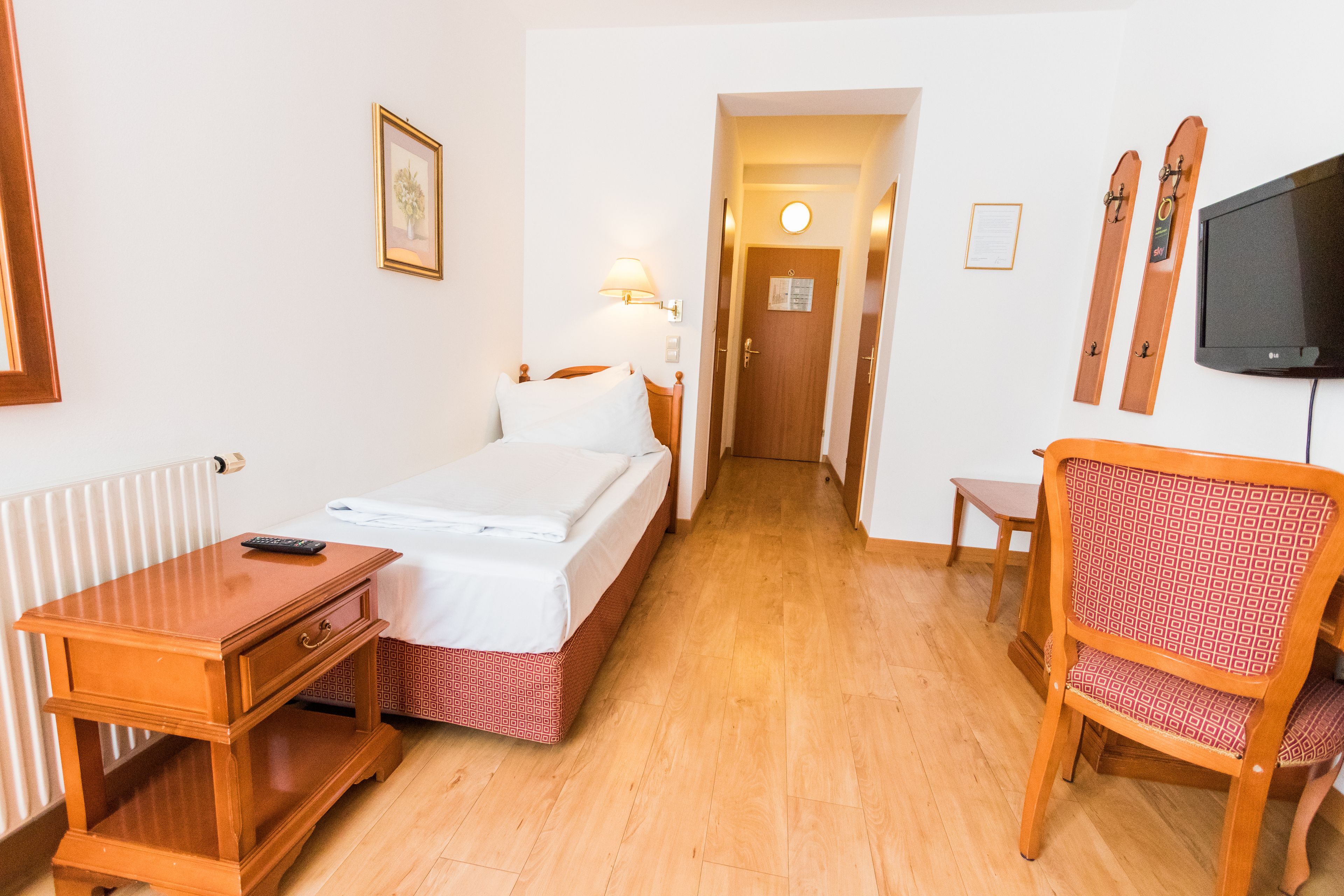 1 bedroom, hypo-allergenic bedding, in-room safe, desk