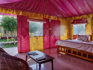 Individually decorated, individually furnished, bed sheets