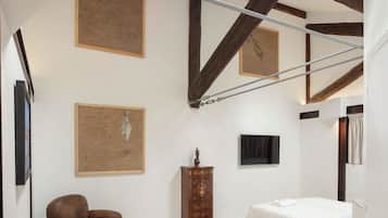 Daunenbettdecken, Minibar, Zimmersafe, schallisolierte Zimmer