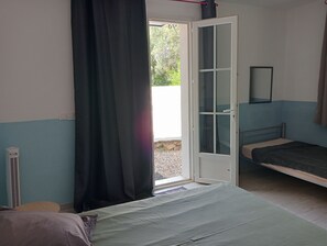 Double Room | Cribs/infant beds, free WiFi, bed sheets - Berbi Rosse (Oletta)