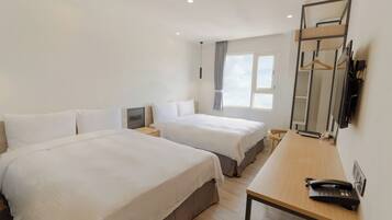 Standard Quadruple Room | Hypo-allergenic bedding, down comforters, minibar, in-room safe