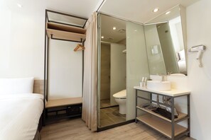 Hypo-allergenic bedding, down comforters, minibar, in-room safe - Green Hotel - Chiayi (Chiayi City)