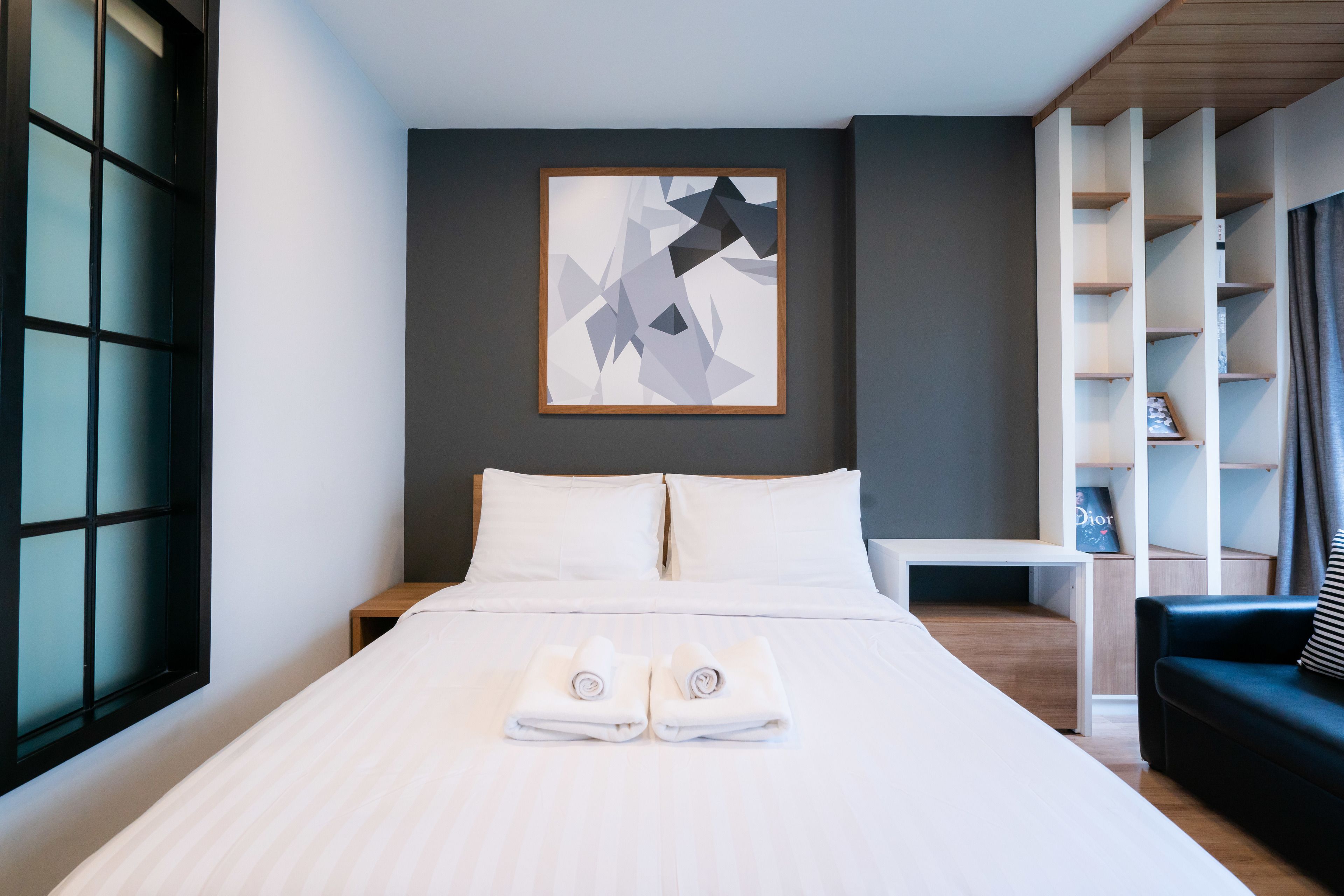 studio | blackout curtains, free wifi