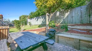 Outdoor dining - Avalon 3 Great Ocean Views (Yamba)