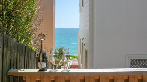 Avalon 3 Great Ocean Views