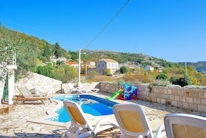 Seasonal outdoor pool, pool umbrellas, pool loungers - Villa Tony (Dubrovnik)