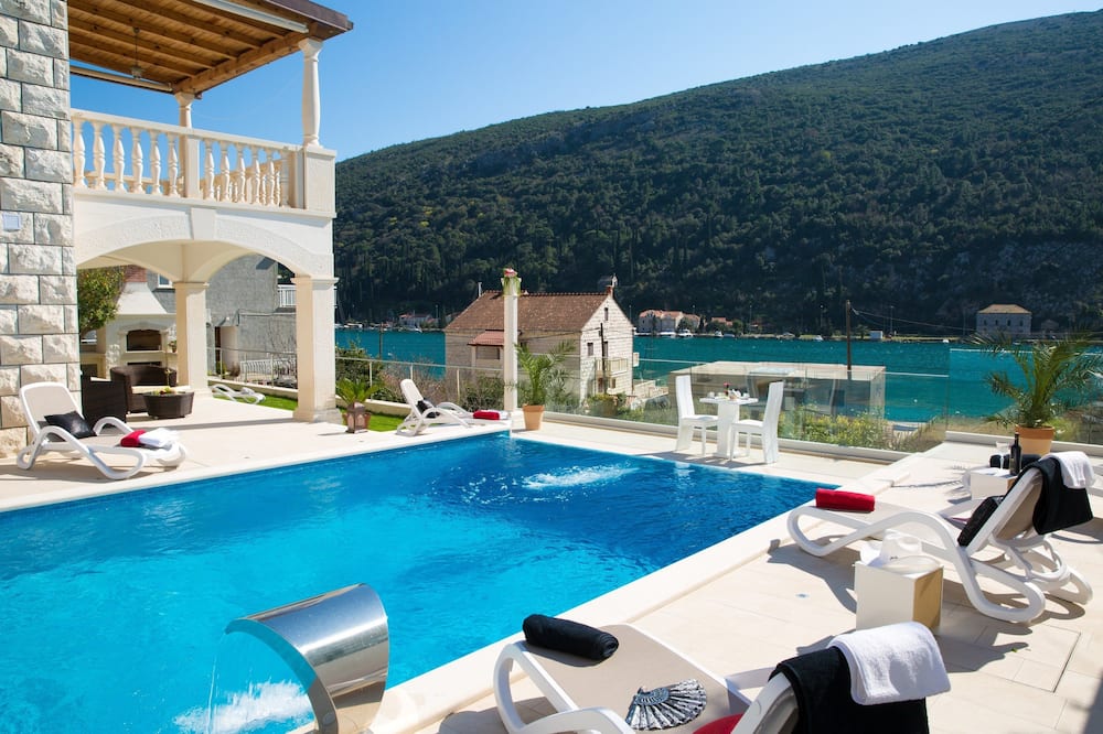 Villa Arion