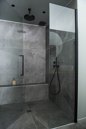 Deluxe Room | Bathroom shower - Maison Aribert (Saint-Martin-d'Uriage)