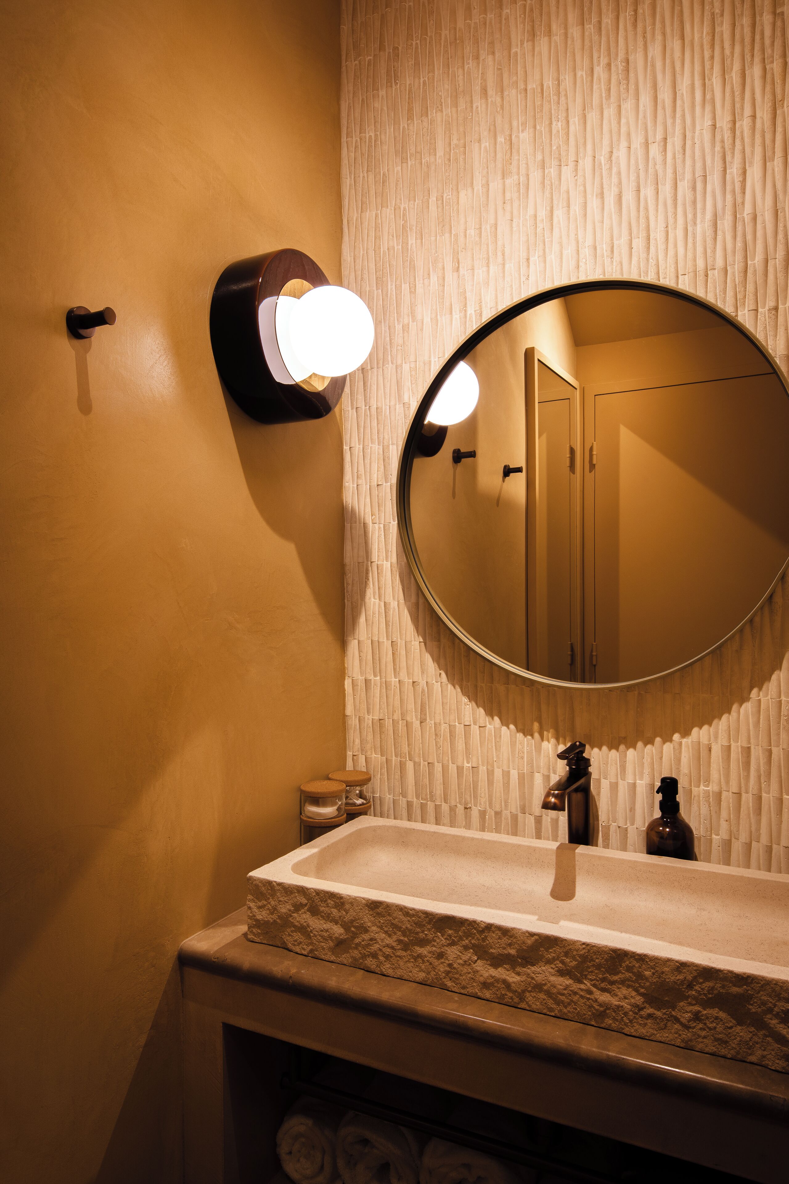 Articles de toilette gratuits, sèche-cheveux, peignoirs