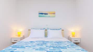 Villa (Three Bedroom Villa with Terrace and ) | 3 dormitorios y ropa de cama de alta calidad