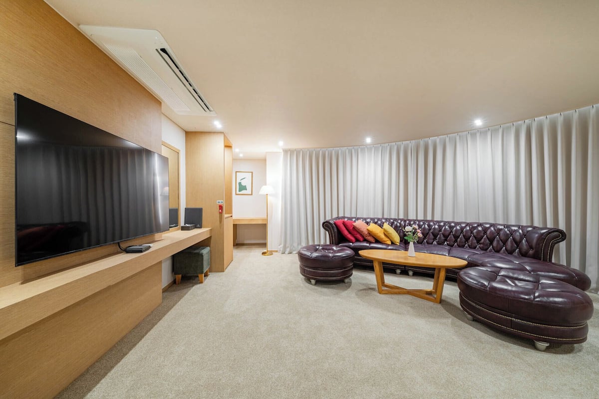 Luxury Suite