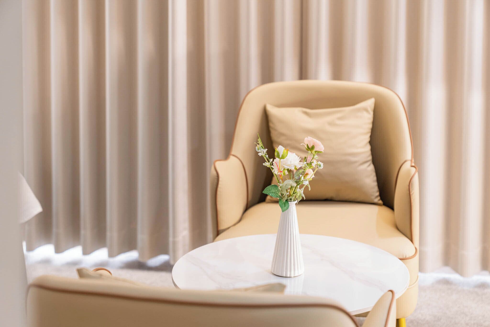 deluxe room | 1 bedroom, premium bedding, down duvets, free minibar items