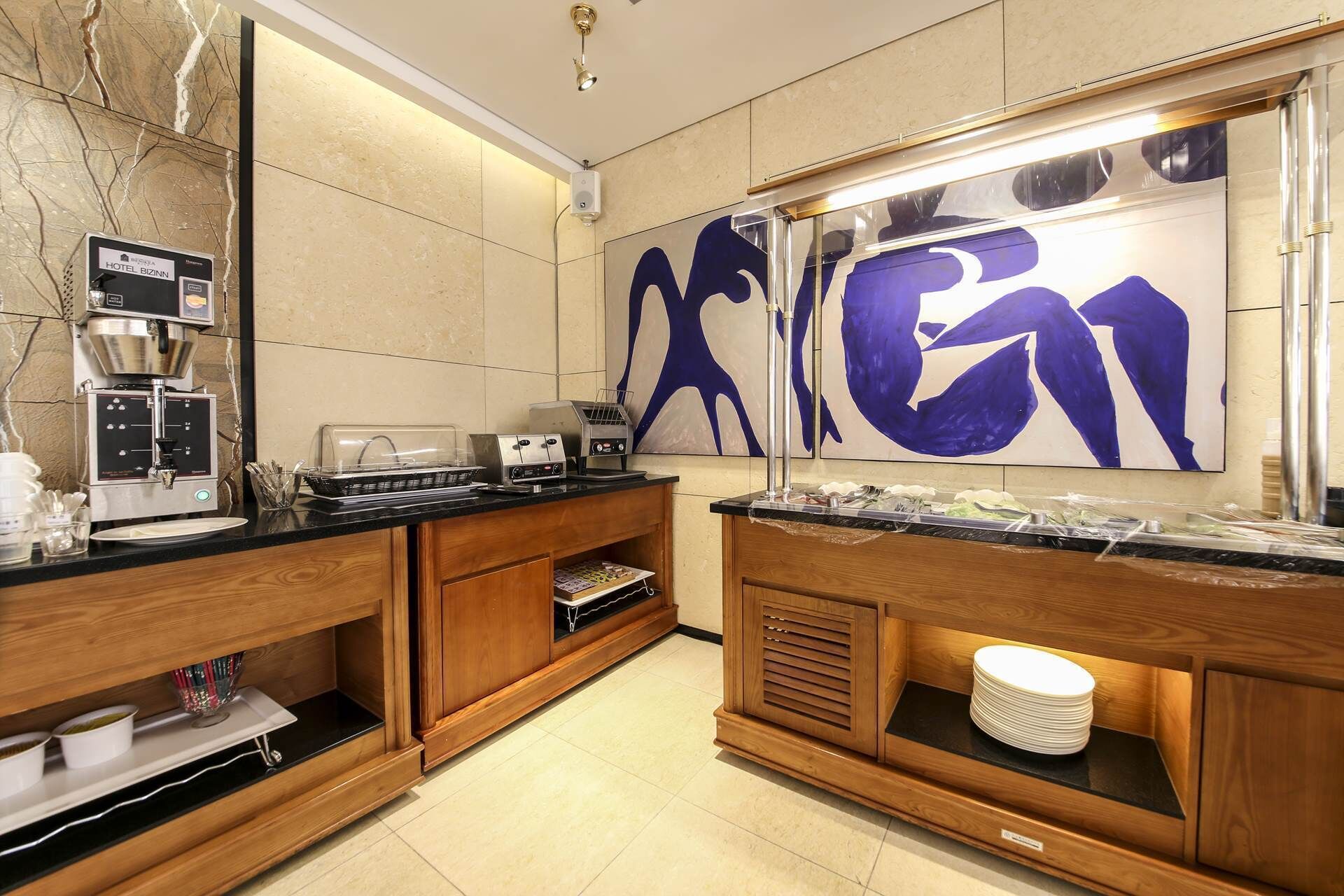 daily buffet breakfast (krw 15000 per person)