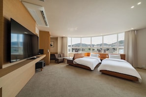 Family Suite | 1 bedroom, premium bedding, down comforters, free minibar items