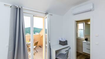 3 bedrooms, individually decorated, individually furnished