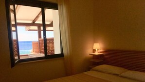 Bungalow, Beachside | 1 bedroom, cots/infant beds, bed sheets - Villaggio Dolce Vita (Montecorice)