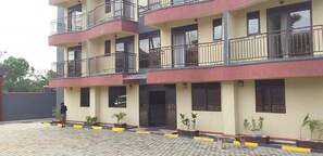 Front of property - Harts Motel (Kampala)