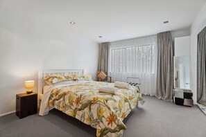 5 chambres, fer et planche à repasser, Wi-Fi