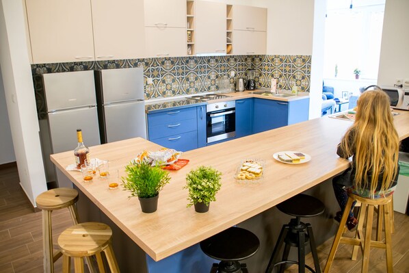 Daily continental breakfast for a fee - Wine Hill - Hostel (Desinic)