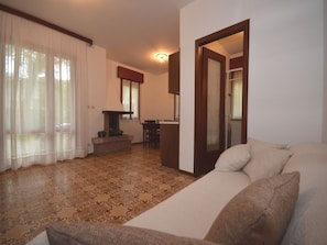 Maisonette, 2 Schlafzimmer | Wohnbereich | Flachbildfernseher