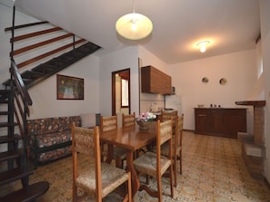 Duplex, 2 chambres | Repas dans la chambre