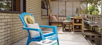 Vintage Pohutukawa - Whangamata Bach