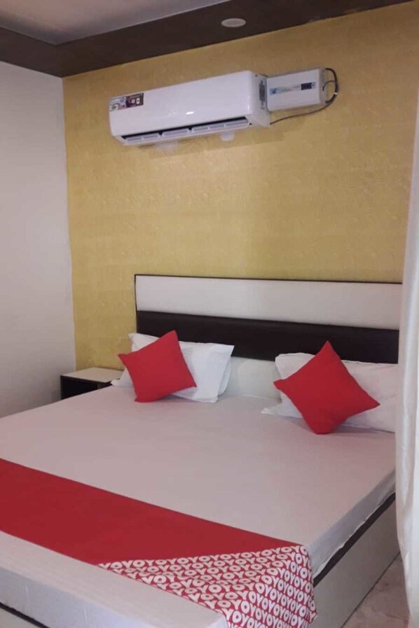 Standard Room | Free WiFi - Hotel Ambani (Dera Bassi)