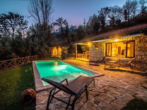 Outdoor pool, a heated pool - Astonishing Lake View House in Gerês (Rio Caldo)