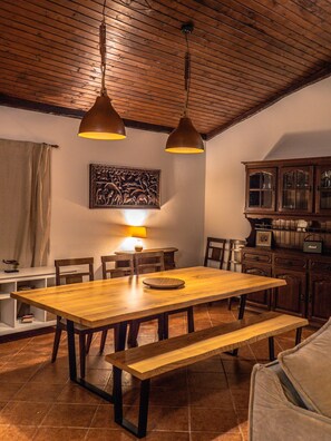 Dining - Astonishing Lake View House in Gerês (Rio Caldo)
