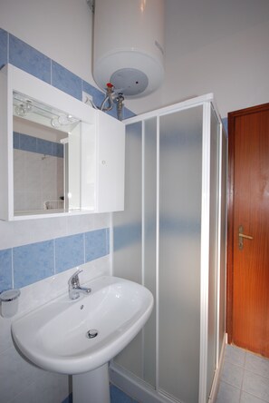 Apartment, 2 Schlafzimmer | Badezimmer