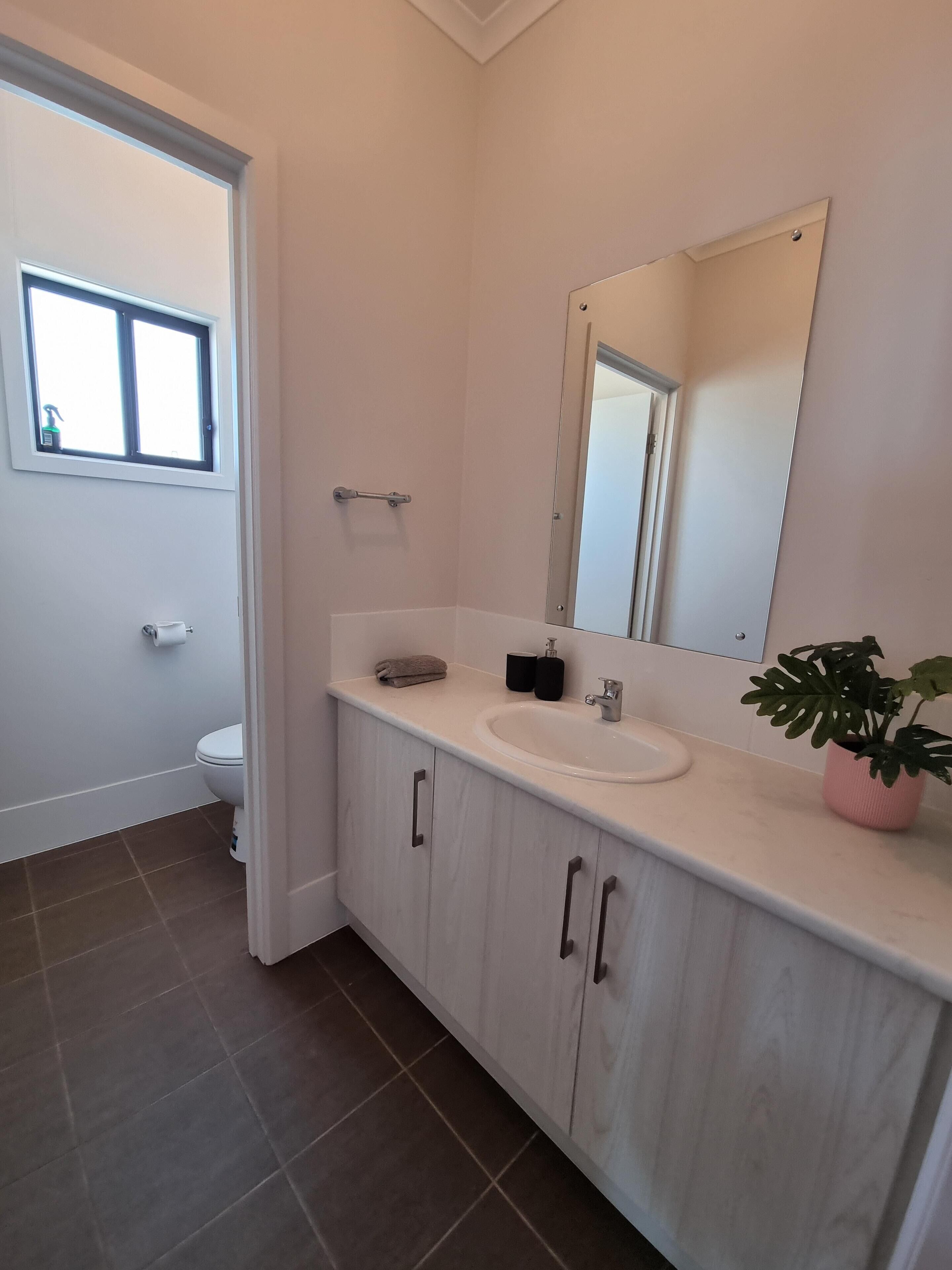 Acacia Views - A large and amazing holiday home — image 12