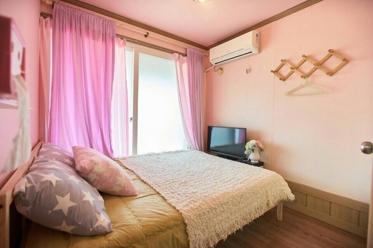 Room (Cloud) | Free WiFi