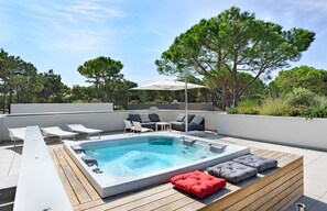 Baignoire à remous extérieure
