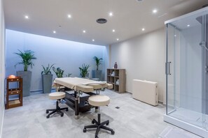 Couples treatment rooms, sauna, Turkish bath, body treatments