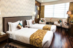 Safe på rommet, skrivebord for bærbar PC og lydisolert