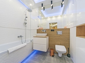 Superior Apartment | Bathroom | Hair dryer, towels, soap, toilet paper