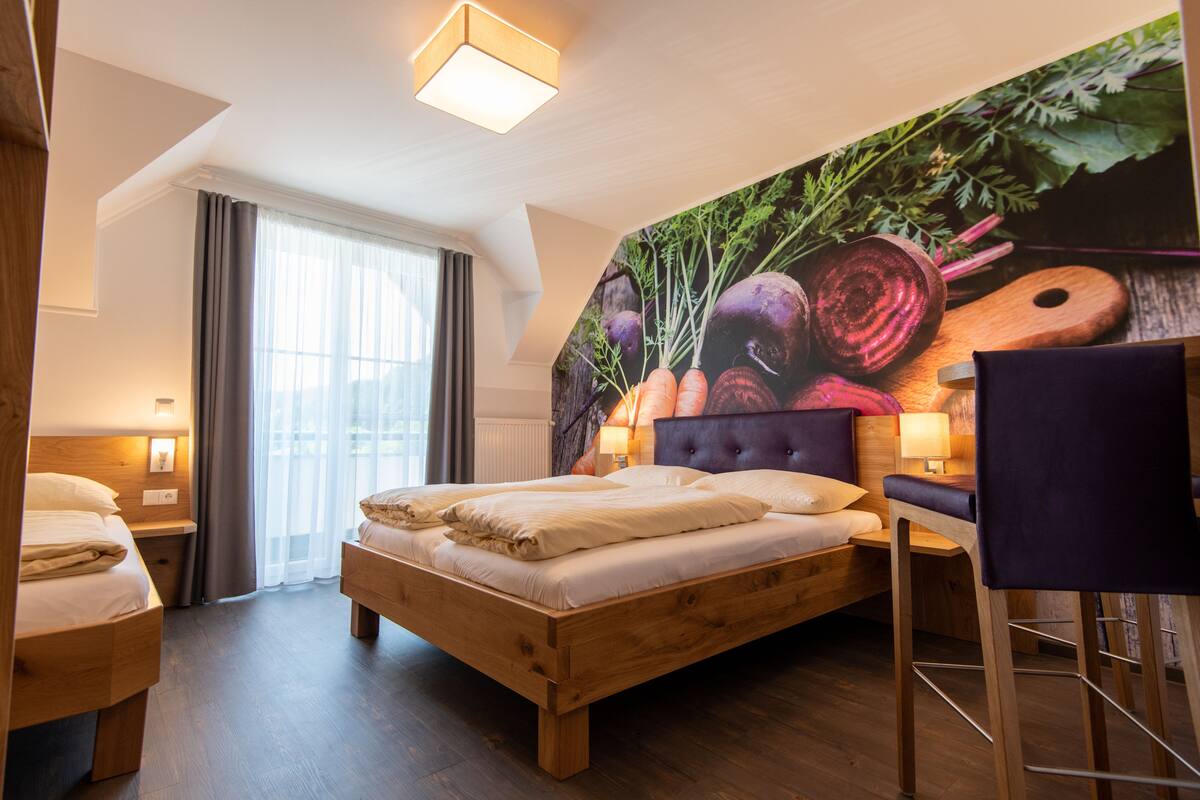 Triple Room, Balcony | 1 bedroom, desk, free WiFi, bed sheets