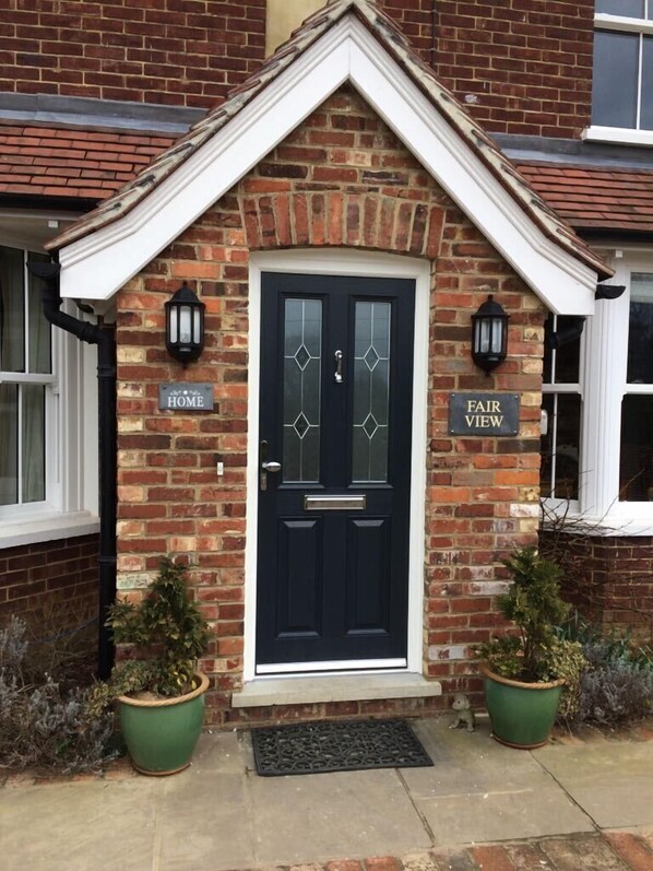 Property entrance - Fair View Bed and Breakfast (Tonbridge)