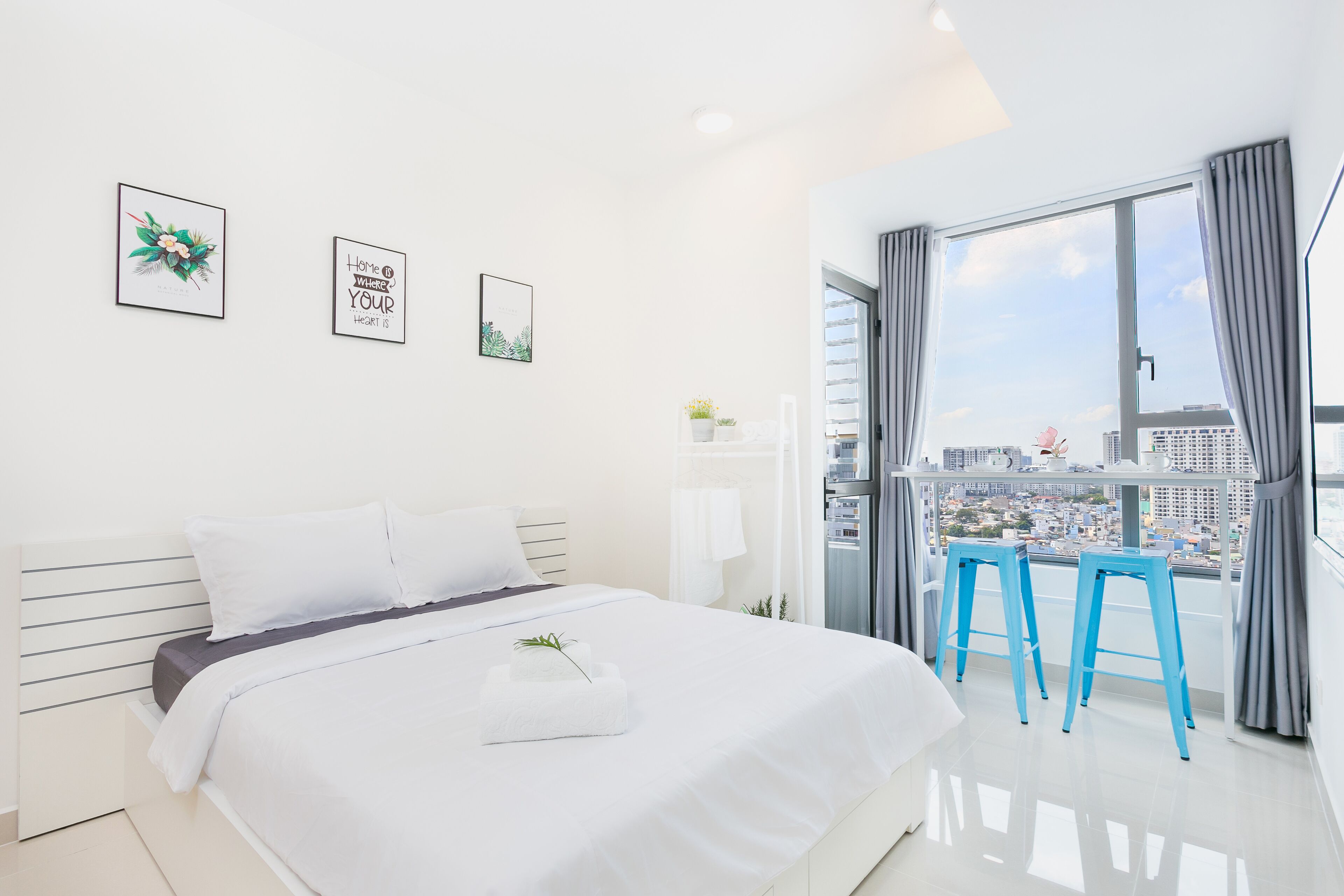 premium bedding, pillow-top beds, individually decorated