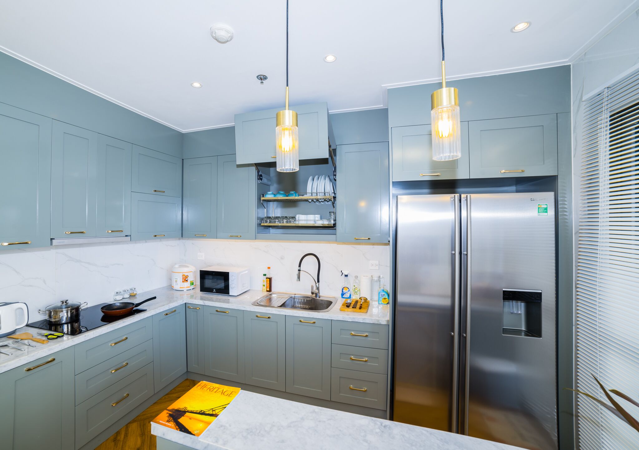 presidential apartment, 3 bedrooms, balcony, tower | private kitchen | fridge, microwave, stovetop, electric kettle